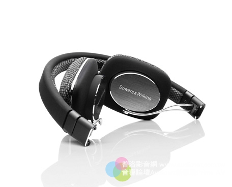 宙宣Sennheise發表HD700耳機，皇佳B&W發表P-3耳機