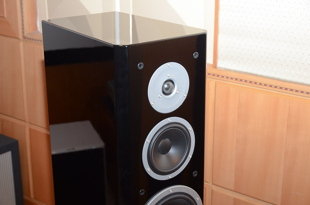 dynaudio_focus380_02.jpg
