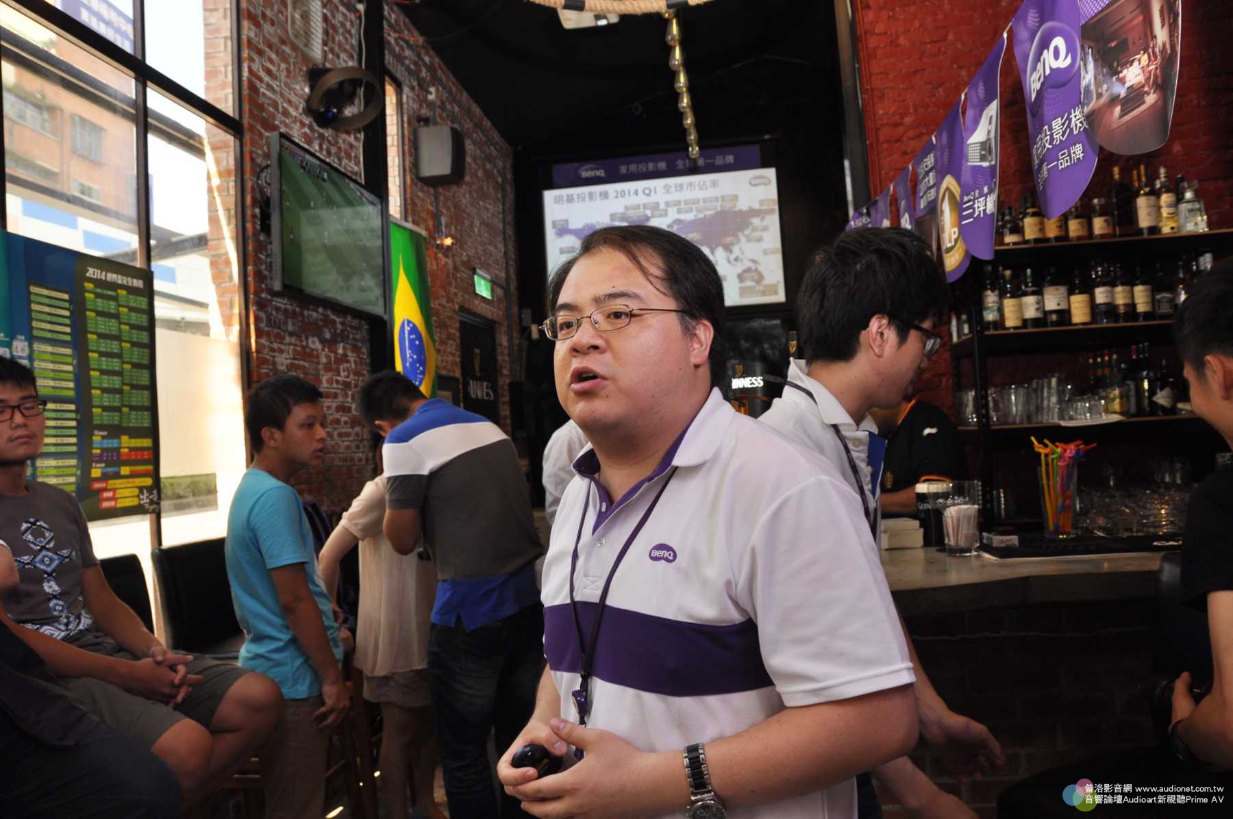 明基 BenQ W系列三坪機：大畫面與生啤酒迎接世界盃四強...