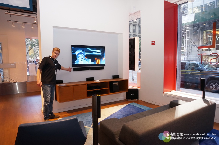 DSC00190Mark Levinson.JPG