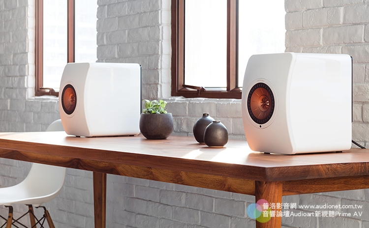  ls50-wireless-white-lifestyle-1.jpg    