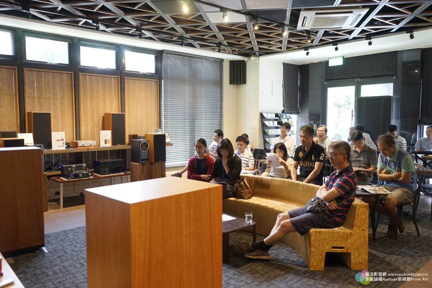 新憩地音樂展演：Spendor SP200