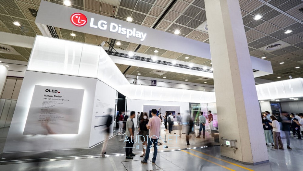 LG Display在K-Display展出全世界最大尺寸OLED電視面板