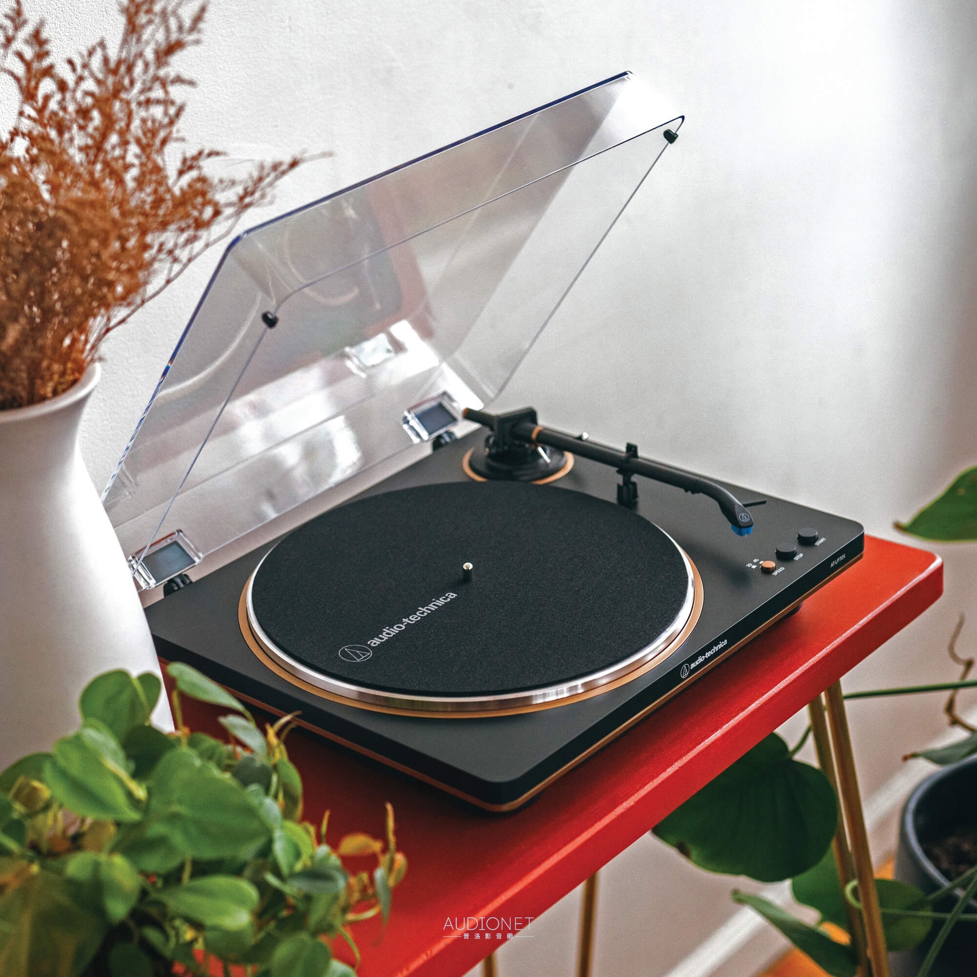 Audio-Technica AT-LP70X黑膠唱盤評測：進可攻、退可守，面面俱到的入門唱盤