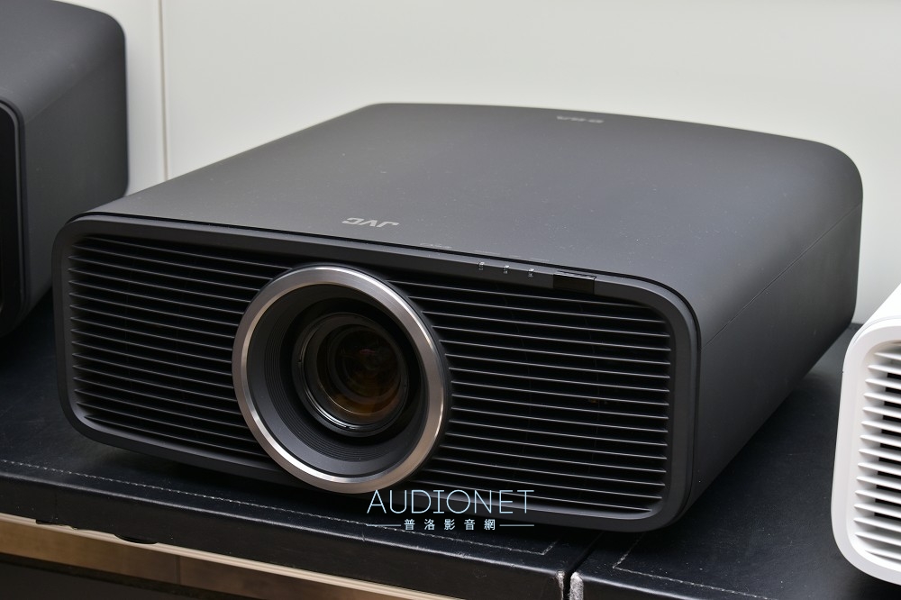 JVC在台發表DLA-NZ700 / NZ500 全世界最小的真實4K投影機