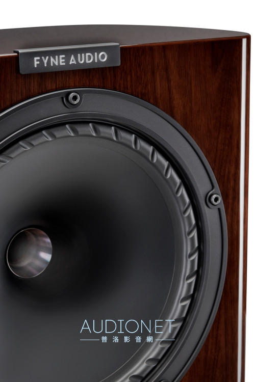 Fyne Audio推出F704SP喇叭，以優秀的F704為基礎，展現更優化的設計